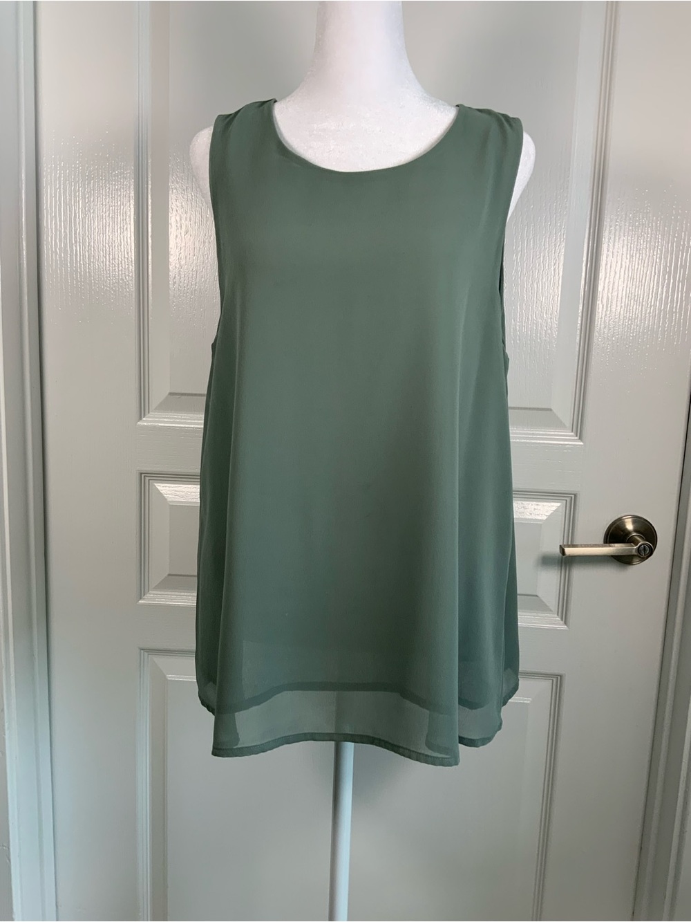 Pleione Sage Green Sleeveless Chiffon Layered Camisole size M